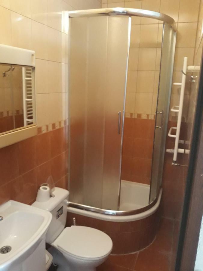Uniejow Pensjonat Pod Milorzebem Luaran gambar